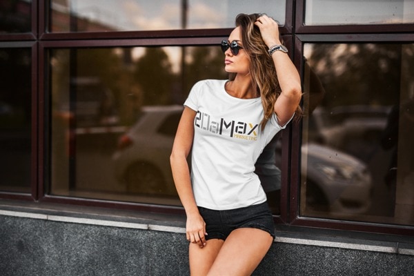 Instagram Model wearing 2DaMax T-Shirt